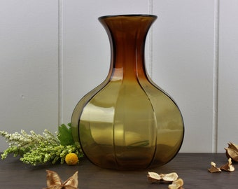 A Tiara Exclusive Vase Mid Century Modern Amber Ombre Glass Vase