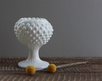 Jarrón vintage de cristal de leche con diseño de clavos y forma de bola de hiedra