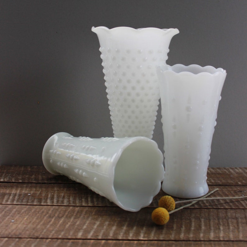 Anchor Hocking Vintage Milk Glass Vase Set image 3