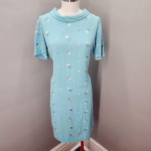 60s Vintage Korell Blue Shift Dress with Embroidered Flowers - M
