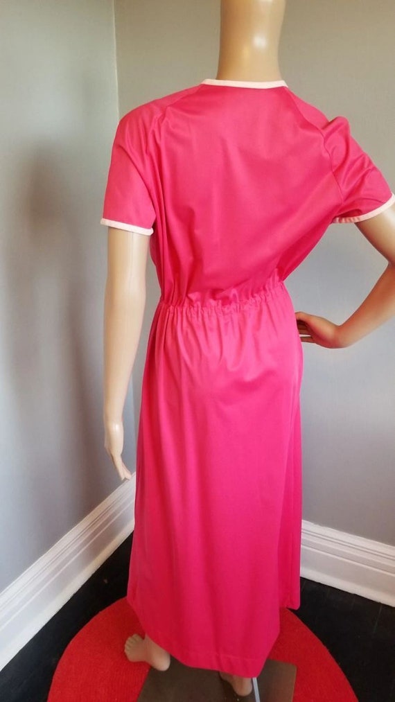 70s Vintage Vanity Fair Hot Pink Robe with Light … - image 5