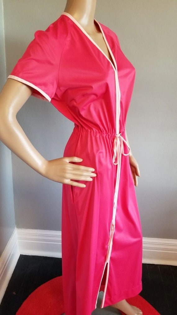 70s Vintage Vanity Fair Hot Pink Robe with Light … - image 4