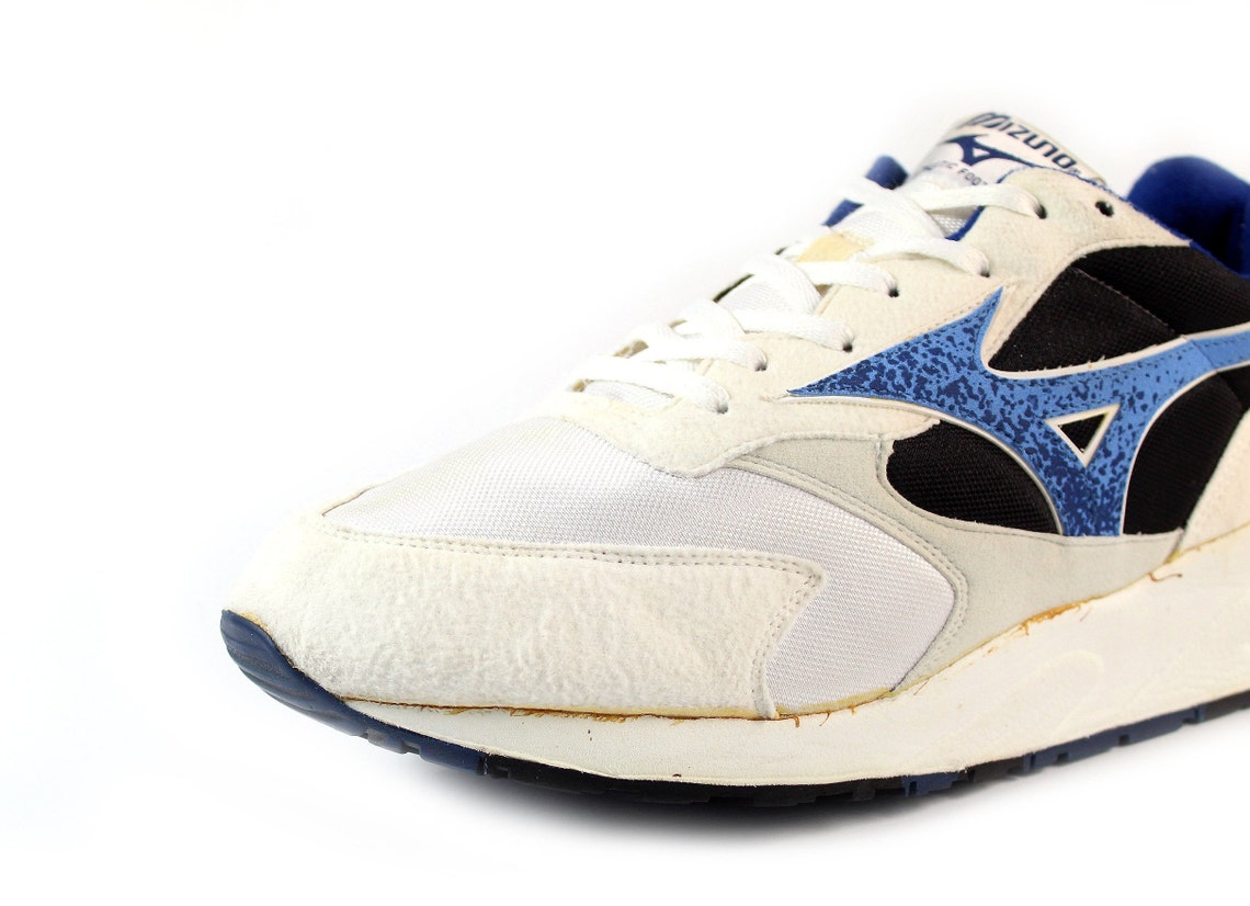 mizuno vintage sneakers
