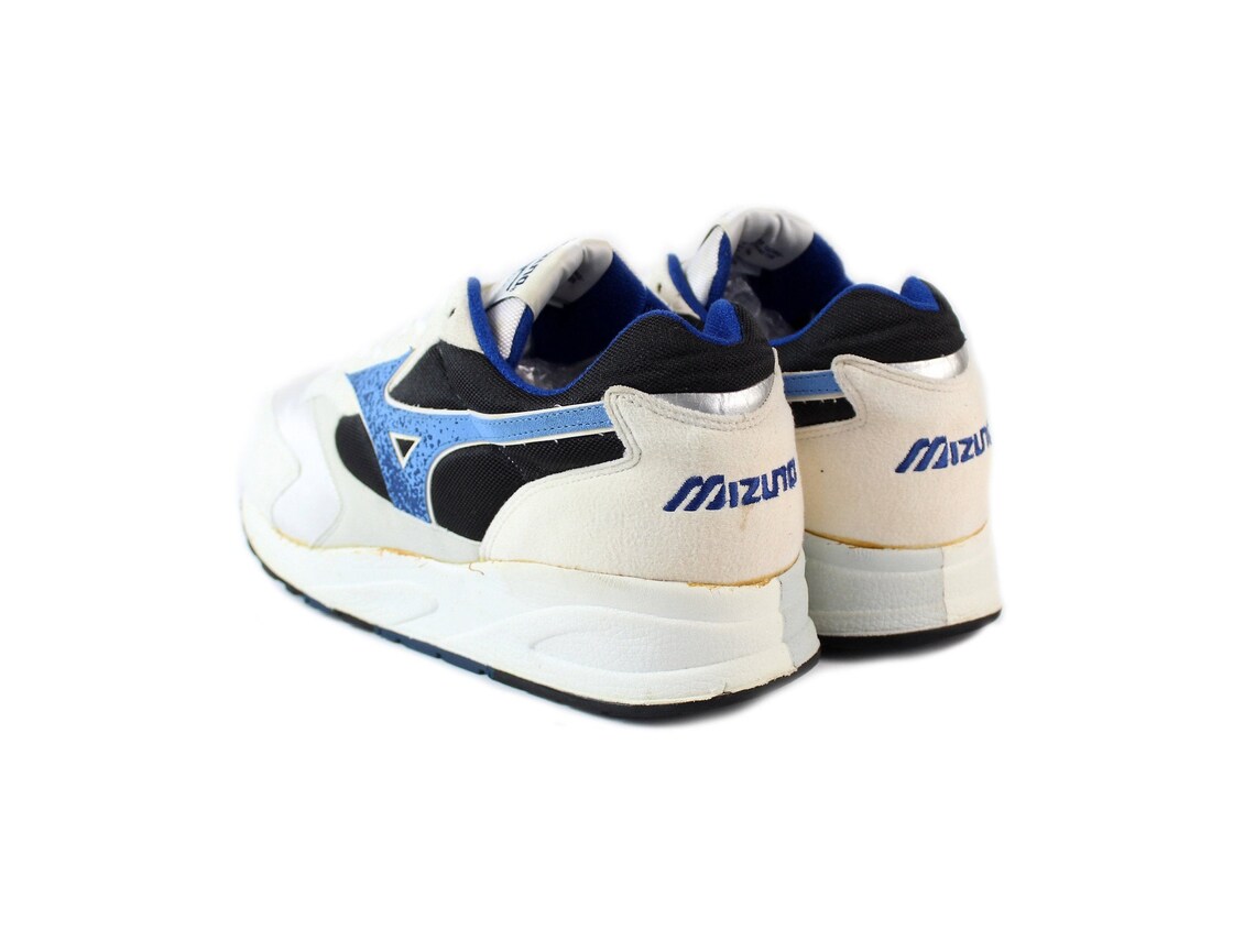 mizuno vintage sneakers