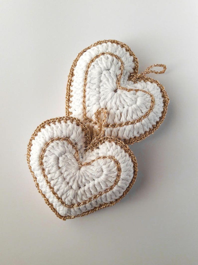 Crochet heart decoration for furnishing, parties or favors in cotton and lurex art.71_XMAS2 image 1