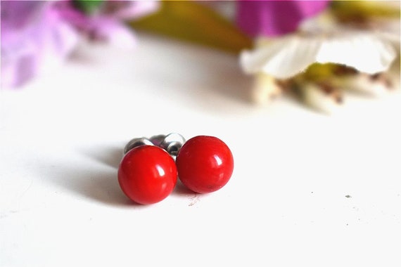 Red Coral Oval Tiny Stud Post Gemstone Geometric Minimalist  Women\'s Red Oval Crystal Stud Earrings main image 0