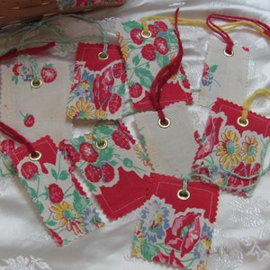 6 belles étiquettes volantes pour cadeaux en tissu coloré // Décoration d'intérieur de panier de textiles vintage original fait main // Beaucoup d'autres dans ma boutique * Prêt à expédier *