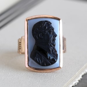 Antique 14k Black & White Agate Cameo Ring