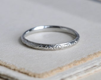 Art Deco Style 18k White Gold Decorative Band, Vintage Wedding Stacking Ring