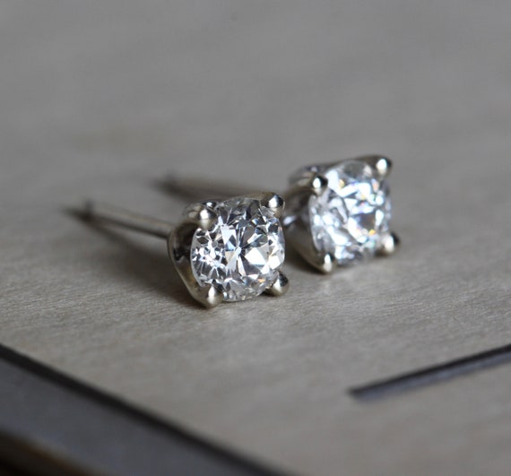 14k Yellow Gold Prism Jewel Round Blue Diamond Triangle Shaped Push Back Stud Earrings