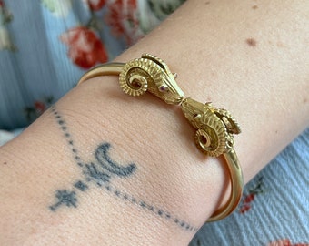 Vintage 18k Double Ram Head Bangle Bracelet