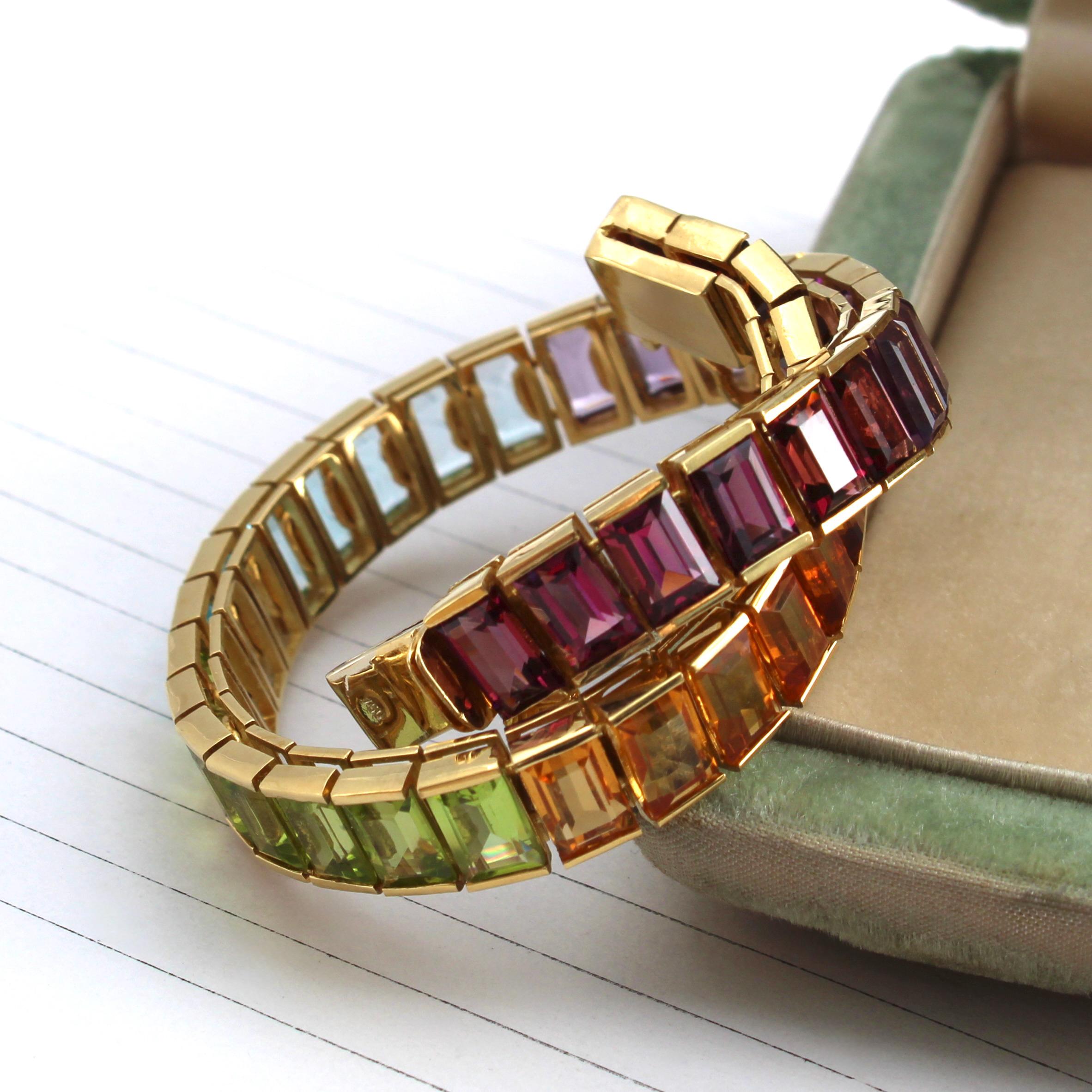 Bracelet Vintage Rigide à 12 Rangs De Perles - Couleur Or - Modèle A10 - Occasion