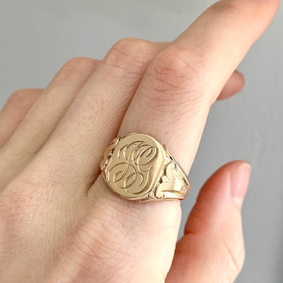 Script Monogram signet ring - Hand engraving Gentleman Style