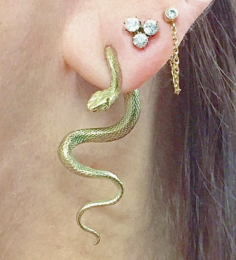 Aretes llamativos de serpiente de oro 14 k hechos a - Etsy México