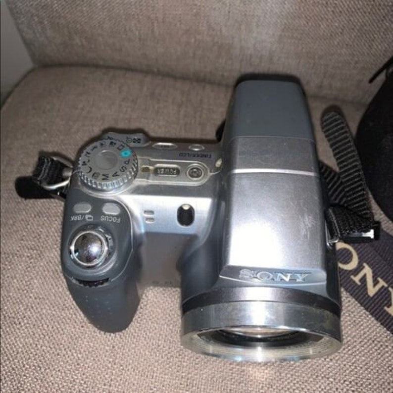 Sony Cyber shot DSC-H2 6MP Digital Camera 12x Optical Camera-cord-Bag batteries image 5