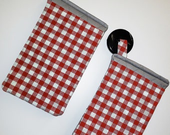 Red & White Checked Oven Mitts (Set of 2)