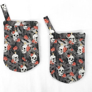 Skulls Webs & Roses Oven Mitts (Set of 2)