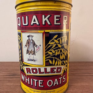 Vintage 1984 Quaker Oats Oatmeal Tin with Choco Chip Oatmeal Cookies and Date Bars Recipes, Vintage kitchen decor