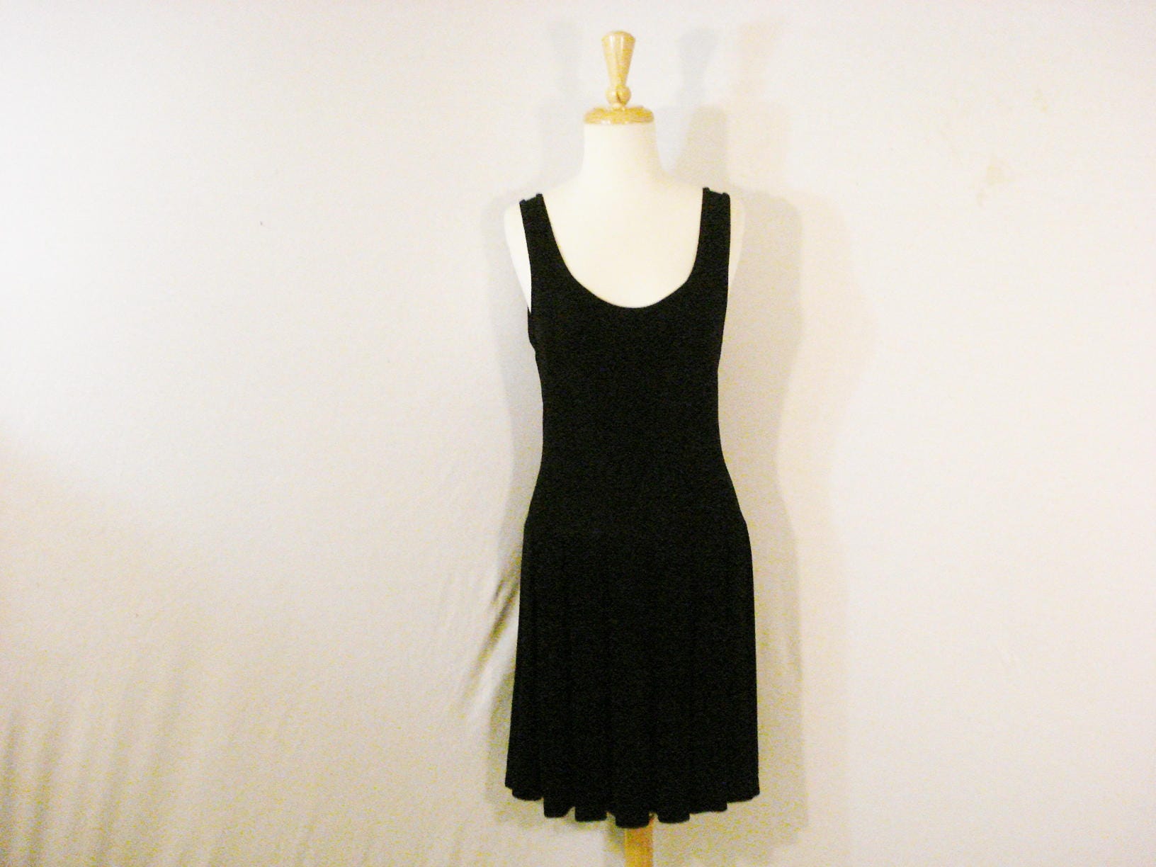 guess little black dress