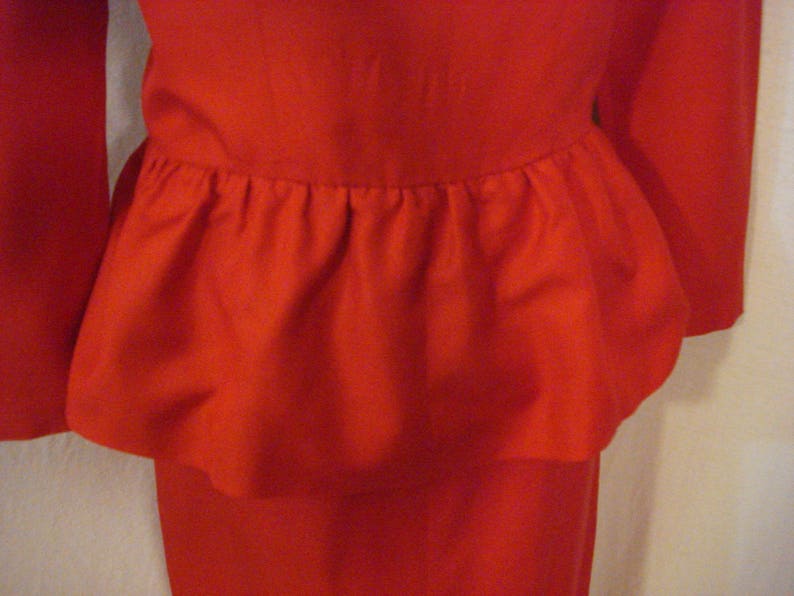 Red Silk Suit Peplum Jacket Pencil Skirt Char Formal Evening Wear Rhinestones buttons 10 M