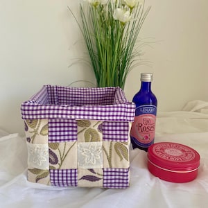 Mand met patchwork bloemenstof | Vintage Cottagecore opberger