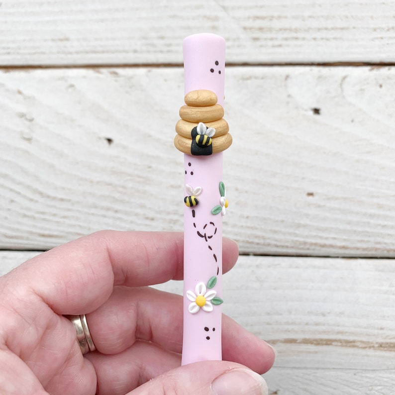 pastel pink beehive ergonomic crochet hook, polymer clay crochet hook, craft supplies, gift for her image 6