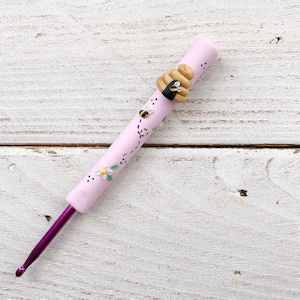 pastel pink beehive ergonomic crochet hook, polymer clay crochet hook, craft supplies, gift for her image 1