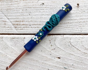 Glitter green yarn ball polymer clay crochet hook, fancy crochet hooks, craft supplies