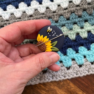 Navy Sunflower needle minder, needle keeper, magnetic needle holder, flower magnet, pin cushion, cross stitcher image 3