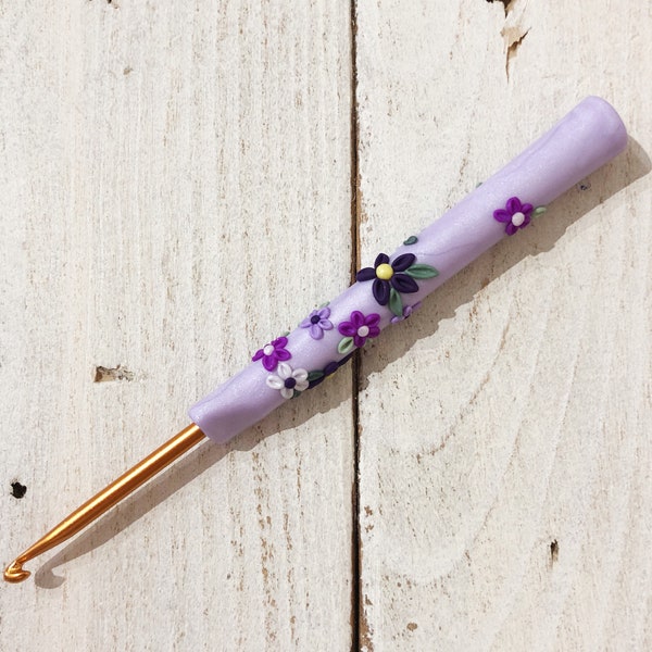 Purple flower ergonomic crochet hook, polymer clay crochet accessories, gift for a crafter, crochet tools
