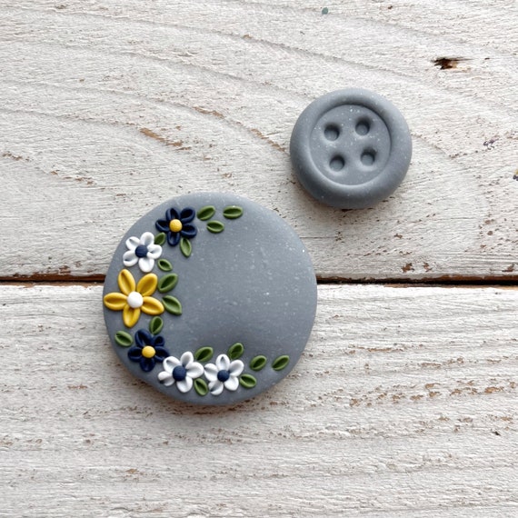 Grey and Mustard Flower Magnetic Needle Minder, Needle Holder, Crochet  Tools, Cross Stitch Craft Supplies, Needle Keeper 