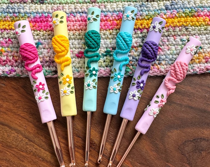 Pastel Rainbow Yarn Ball Crochet Hook, Fancy Crochet Hooks