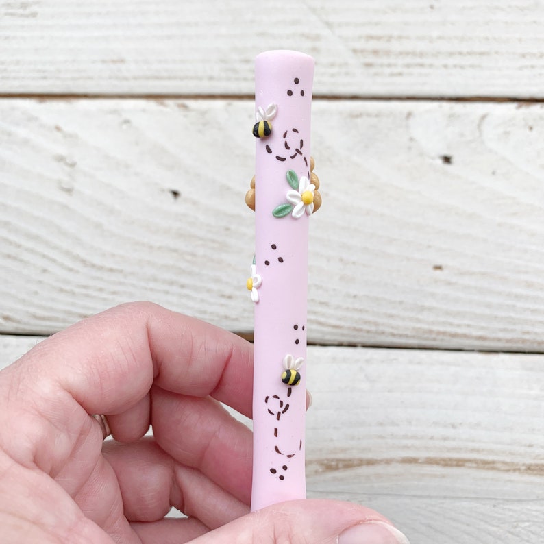 pastel pink beehive ergonomic crochet hook, polymer clay crochet hook, craft supplies, gift for her image 5