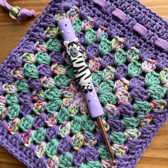5 mm Crochet Hook, Aluminum Soft Grip Rubber Handle Needles Ergonomic  Knitting Needles Crochet Needle for Beginners and Handmade DIY Knitting  Crochet (5 mm) - Yahoo Shopping