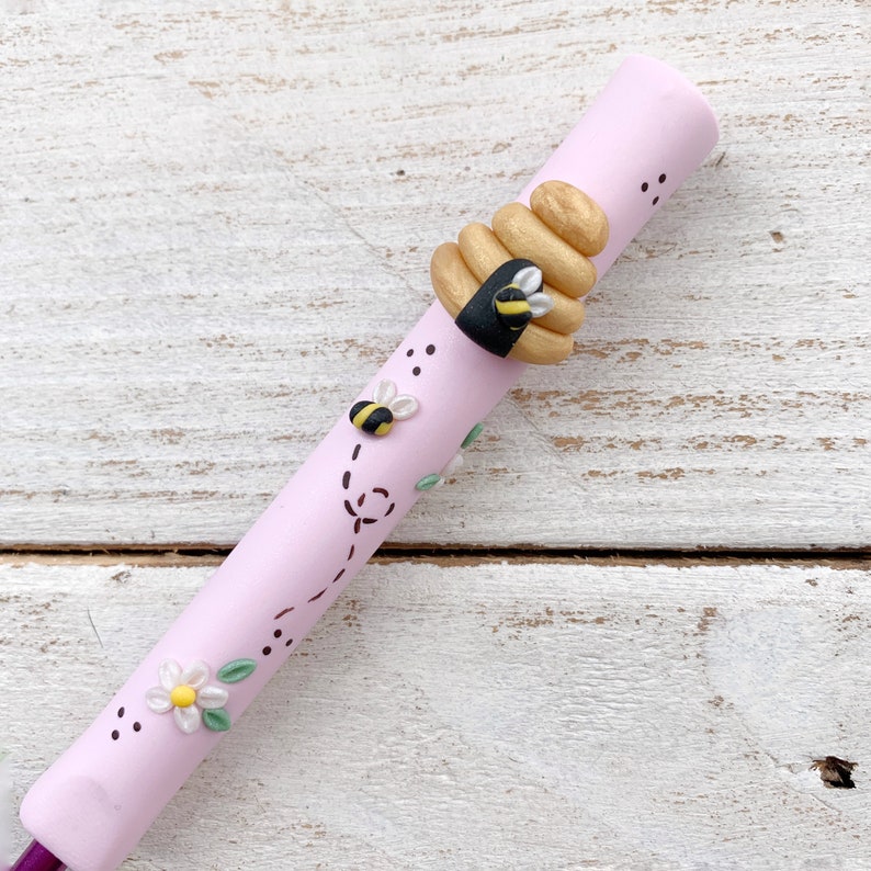 pastel pink beehive ergonomic crochet hook, polymer clay crochet hook, craft supplies, gift for her image 4