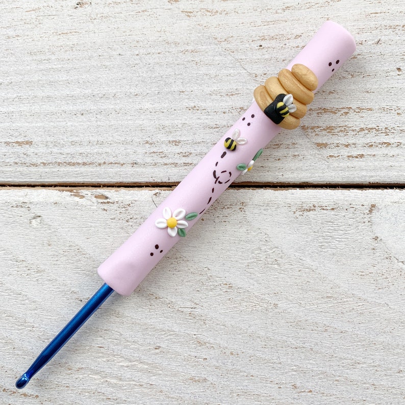 pastel pink beehive ergonomic crochet hook, polymer clay crochet hook, craft supplies, gift for her image 8