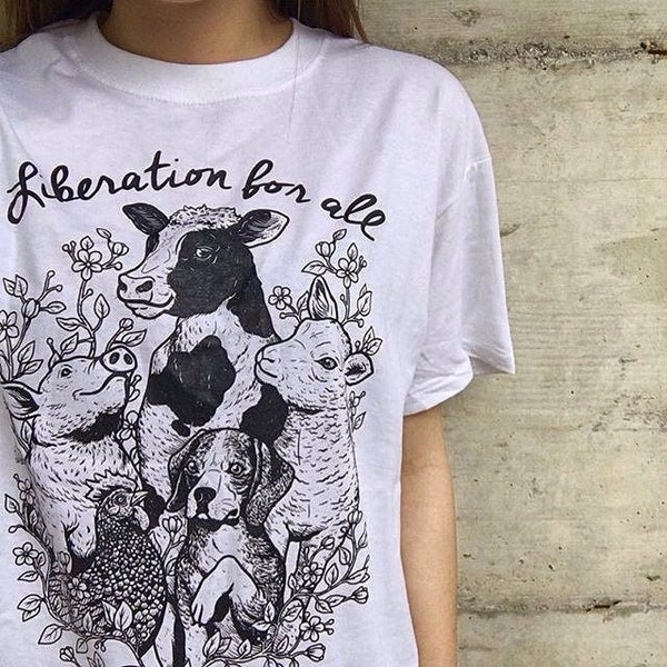 Libération pour tous T-shirt | Chemise végétalienne, Droits des animaux, Libération animale, Activiste animalier, Vêtements végétaliens, Végétarien, Sanctuaire agricole