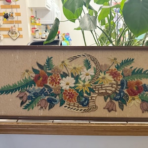 Large Mid-Century Gravel Art – Floral Basket Burlap Panel 36″×12.5″ – Vintage Textured Wall Decor