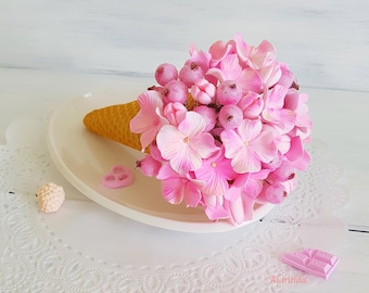 Flower Bouquet in Waffle Cone Fake Ice Cream Faux Ice Cream Valentines Day Gift for Her Wedding Centrepiece Table Decor Flower Arrangement