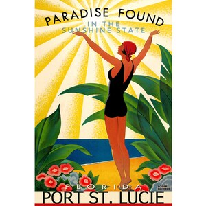 Puede incluir: Un cartel de viaje vintage que anuncia "Paradise Found in the Sunshine State" con una mujer en traje de baño negro de pie en una playa con palmeras y un sol amarillo brillante.