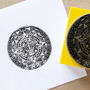 Timbre PIERRE SOLEIL AZTEC, calendrier aztèque, art aztèque sculpté, sculpture aztèque, art mexicain, musée national d'anthropologie, timbre sur la culture mexicaine