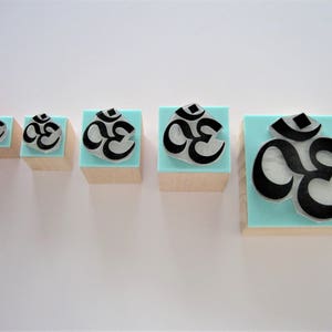 Tampon OM, tampon Om pour tenir un journal, symbole mantra pour agenda, cadeau pour professeur de yoga, journal de méditation, journal d'un amateur de yogi, argile bouddhiste
