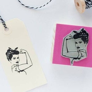 Rosie Stempel, feministisches Symbol Stempel, Feminismus Stempel, Mädchen Power Zeichen, Frauen Power Symbol, Schwesternschaft Geschenke, ermächtigte Frauen