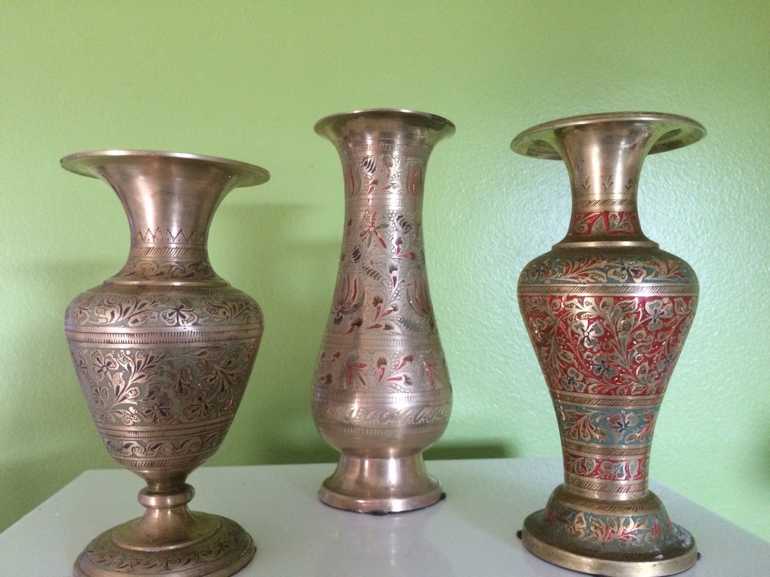REDUCED 15 Trio 1 of Lovely Brass Vases Made in India Etsy.de