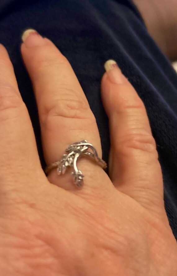 Adorable Yet Simple Tiny .925 Sterling Silver Lea… - image 1