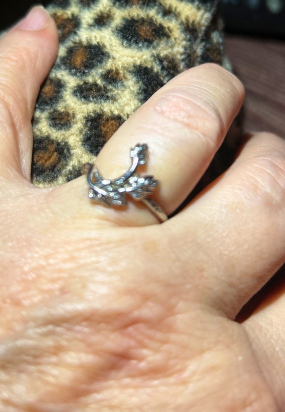 Adorable Yet Simple Tiny .925 Sterling Silver Lea… - image 3