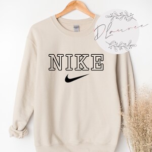 nike beige vintage sweatshirt