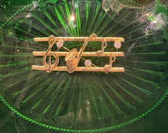 Vintage Gold-Tone Musical Brooch – Saxophone & Treble Clef Pin with Rhinestones, Retro Jazz Music Lover Gift