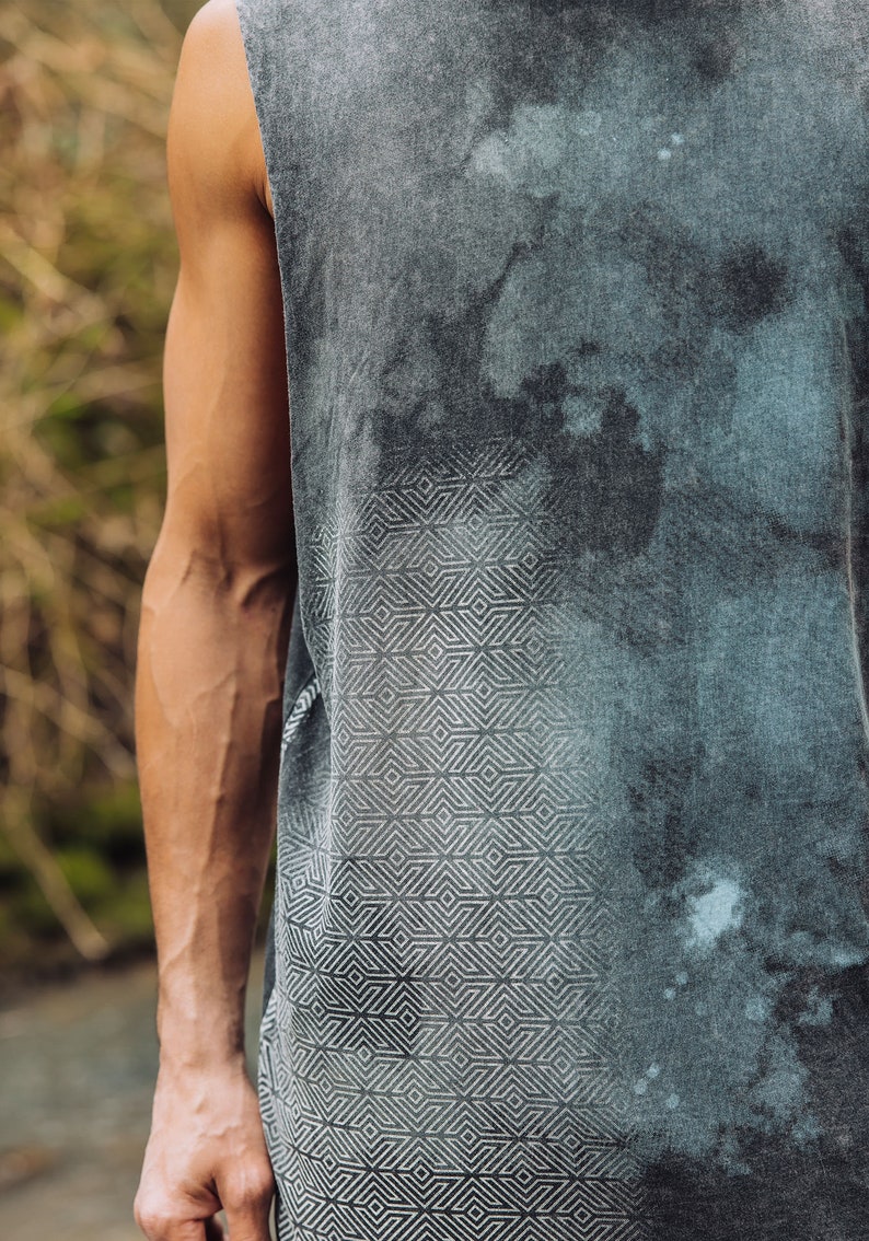 Geometric Color Wash Men's Sleeveless Shirt / Sacred Geometry Clothing / Festival Streetwear image 2