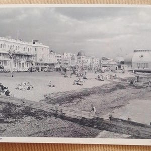 Carte postale Worthing The Beach V5598